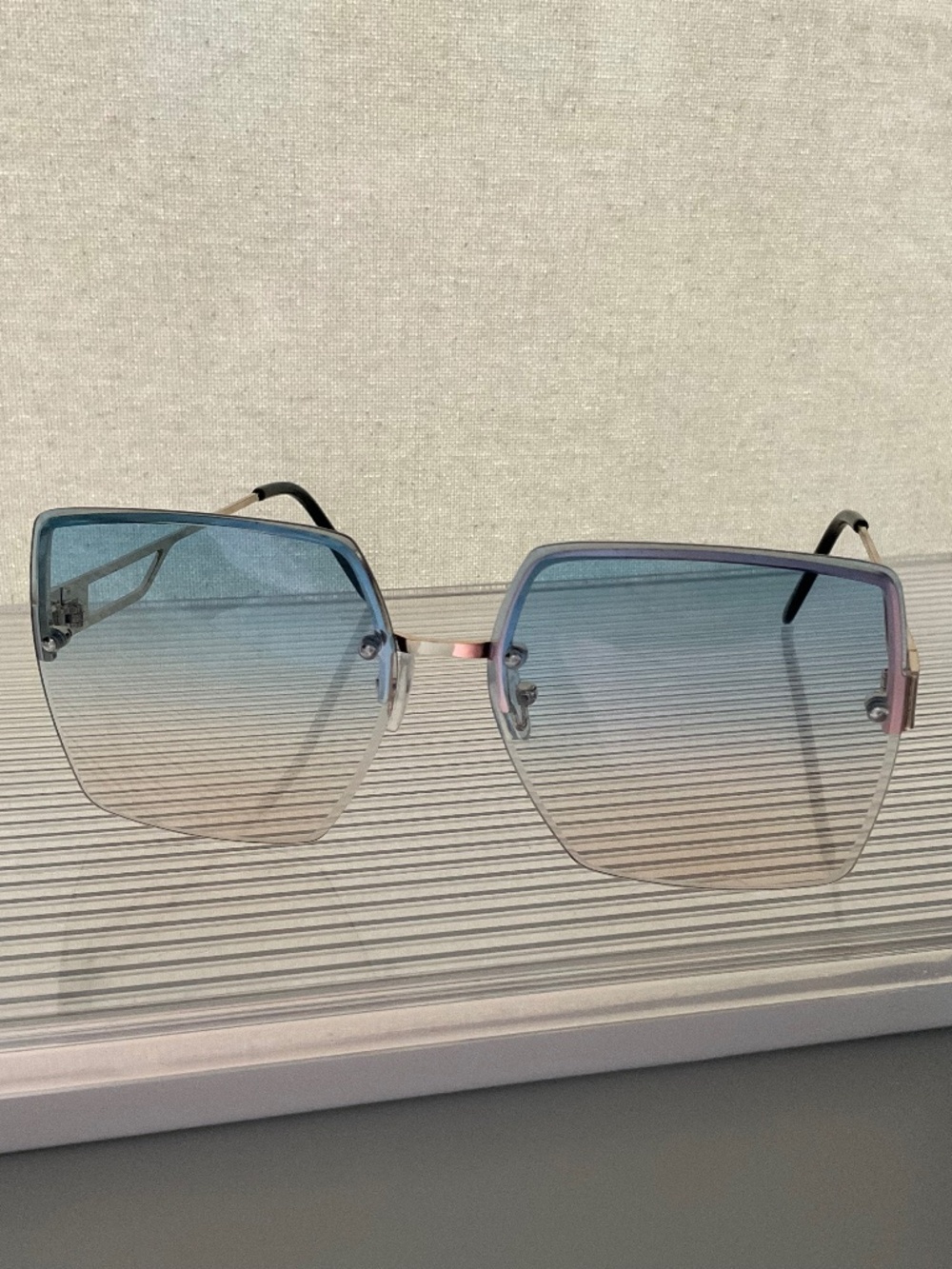 Very cool Blue Ombre Sunglasses in Good Condition